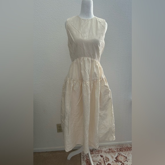 Unity Union White Sleeveless Dress - Picture 1 of 13